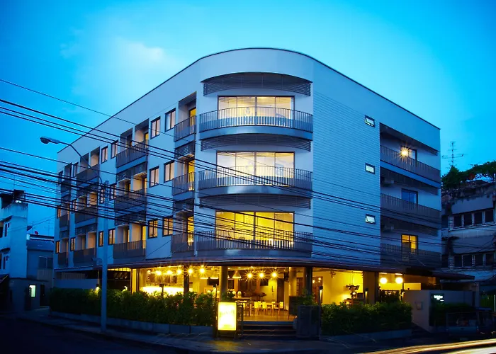 Siri Oriental Hotel 3*